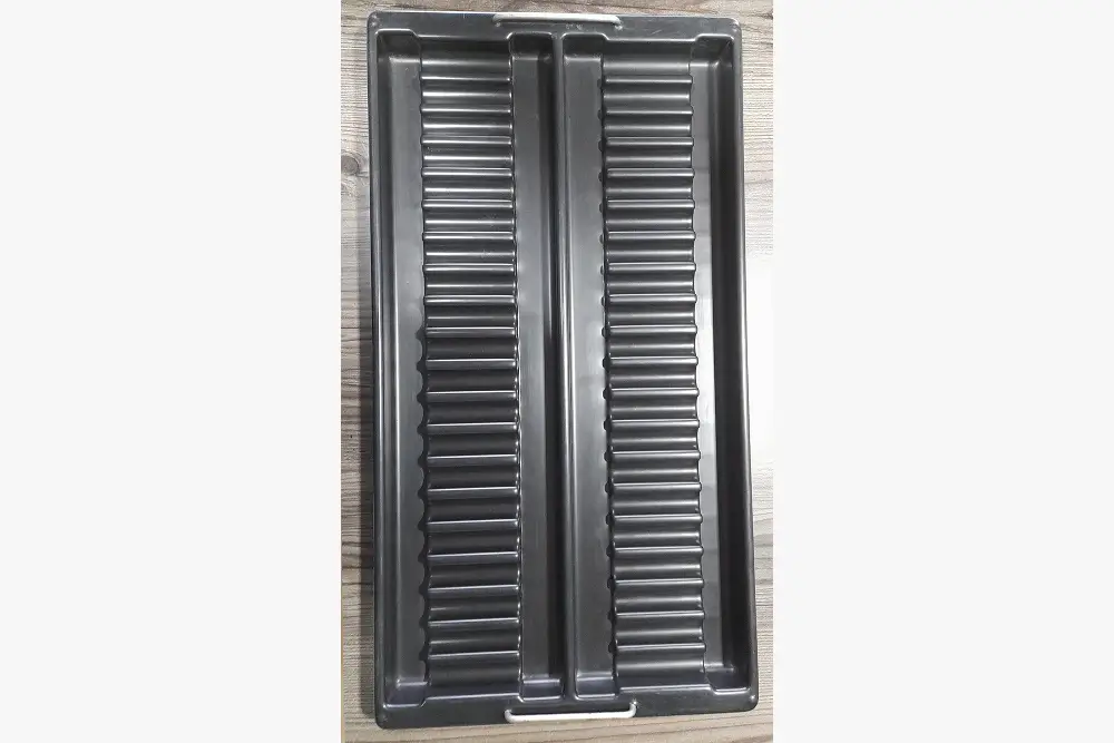 Trays 1